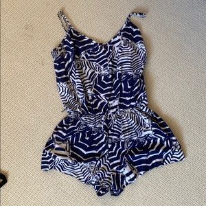 EUC Lily Pulitzer blue romper large umbrella print